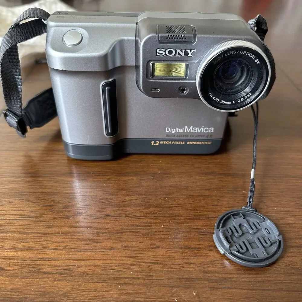Sony Mavica MVC-FD88 Digital Still Camera Battery Charger Floppy Disk WORKS